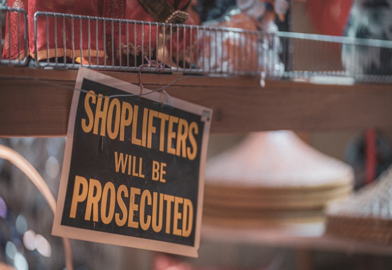 Sign for Shoplifting Bail Bond service in Daytona Beach, FL